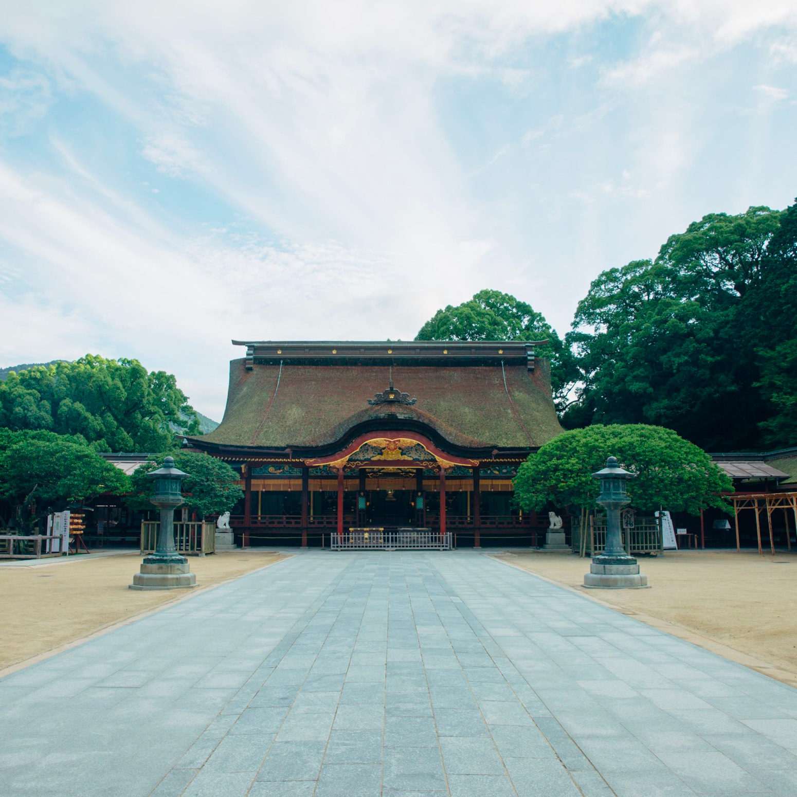 Dazaifu Tenmangu Shrine Experience the Unique Atmosphere of the Main Shrine